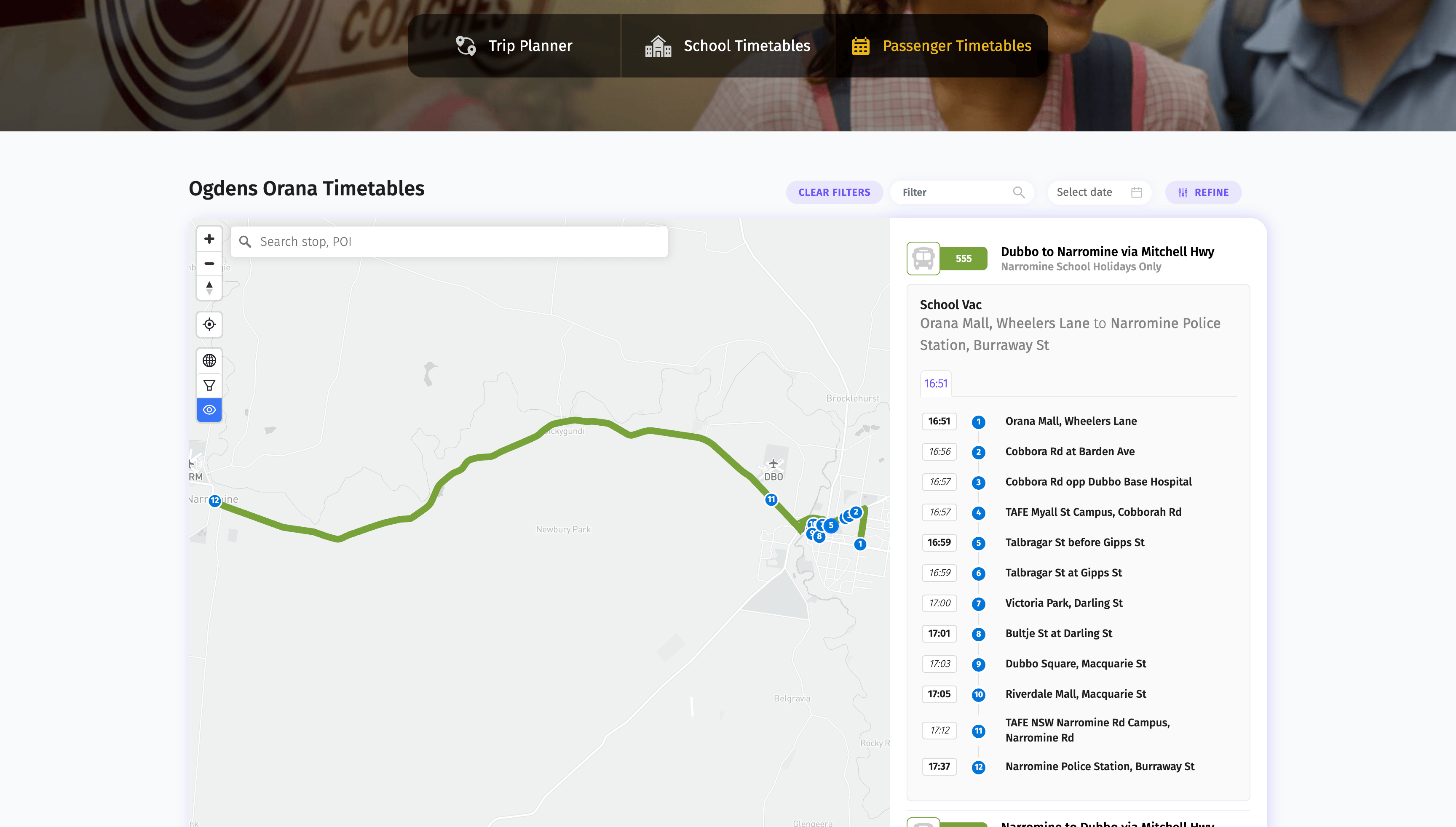 A route's path drawn on the map beside its numbered stop-by-stop timetable for the chosen departure